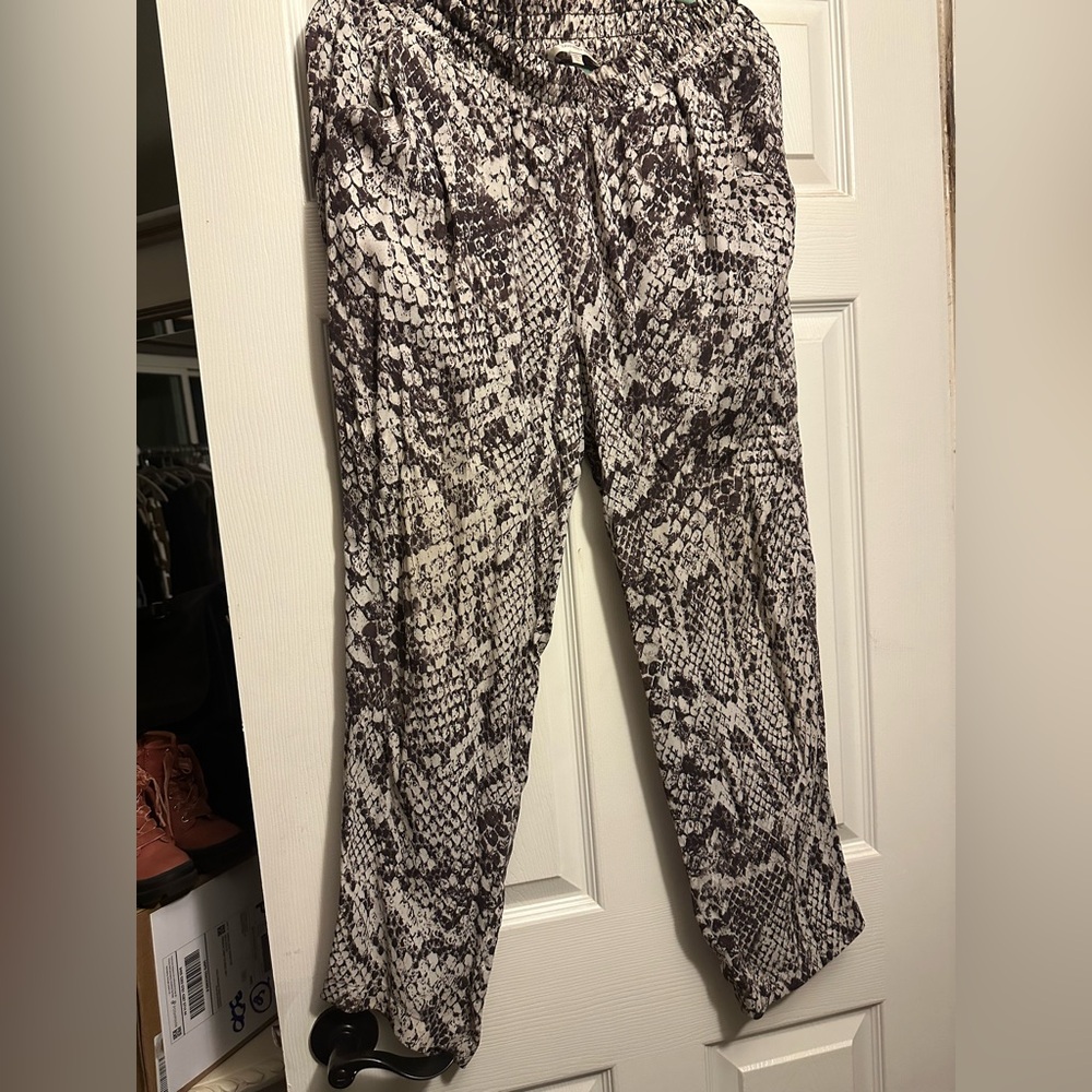Lavender Brown Snake 🐍 Print Pant - Picture 4 of 6